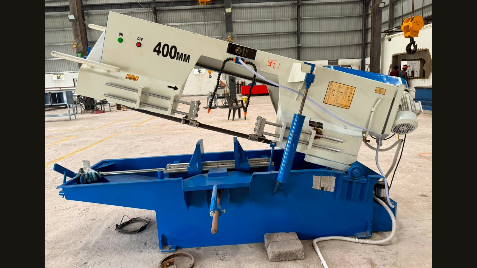 400 mm Bandsaw Machine